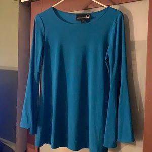 Antthony lovely bell sleeves too